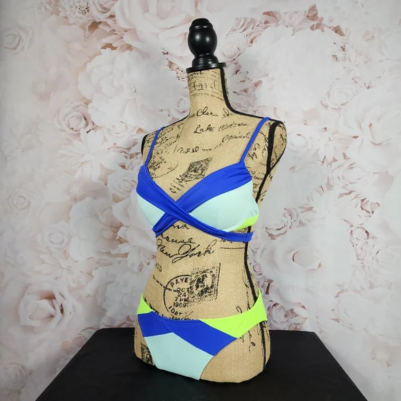 Green and Blue Colorblock Push-Up Cheeky Bikini Set - Picture 2 of 16